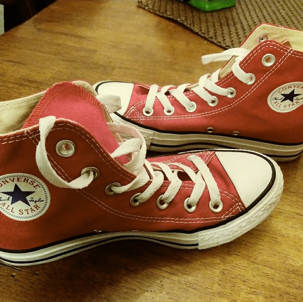 Converse shoes RED clean excellent condition